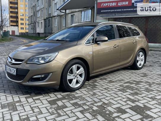 Opel Astra 2012г. в рассрочку