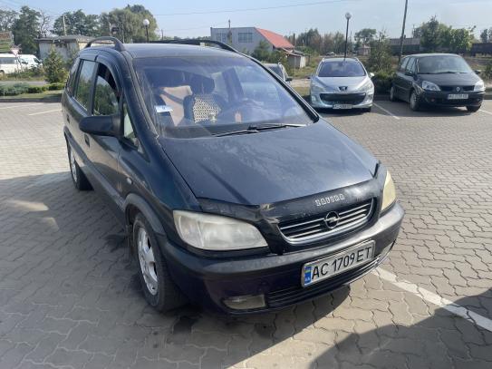 Opel Zafira 2002р. у розстрочку