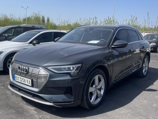 Audi E-tron 50
                       2019г. в рассрочку