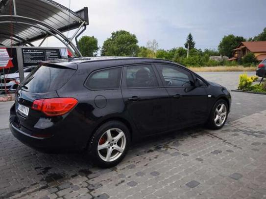Opel Astra                           2011г. в рассрочку