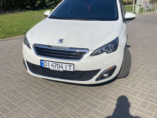 Peugeot 308                             2014г. в рассрочку