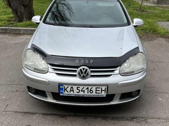Volkswagen Golf                            2005г. в рассрочку