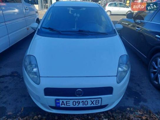 Fiat Punto                           2011г. в рассрочку