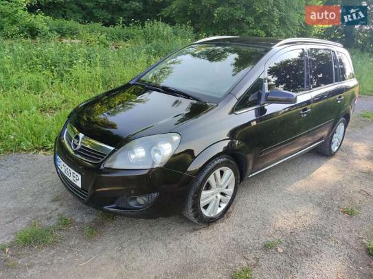 Opel Zafira                          2008г. в рассрочку