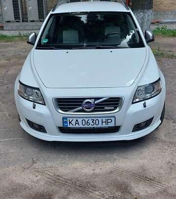 Volvo V50 2011г. в рассрочку