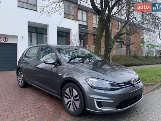 Volkswagen E-golf 2017г. в рассрочку