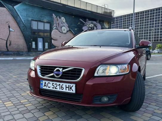 Volvo V50                             2010г. в рассрочку
