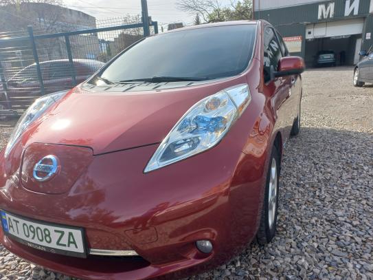 Nissan Leaf 2014г. в рассрочку