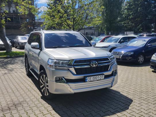 Toyota Land cruiser 200
                2008г. в рассрочку