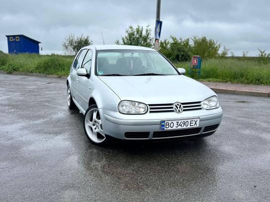Volkswagen Golf                            2002г. в рассрочку