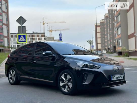 Hyundai Ioniq 2017р. у розстрочку