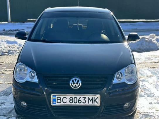 Volkswagen Polo                            2008г. в рассрочку