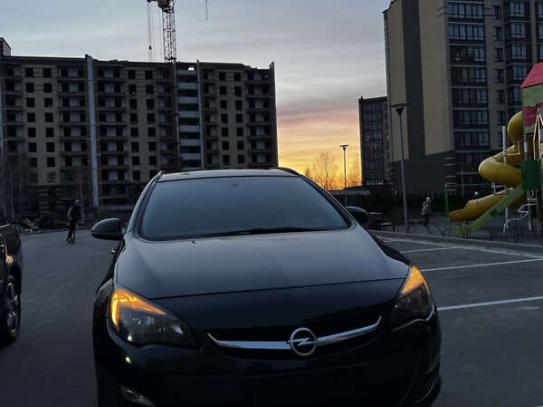 Opel Astra 2012г. в рассрочку