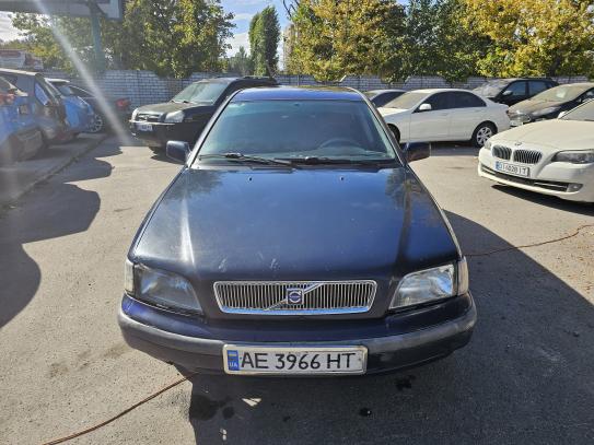 Volvo V40 1999р. у розстрочку