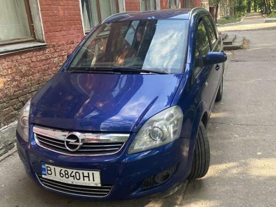 Opel Zafira 2009г. в рассрочку