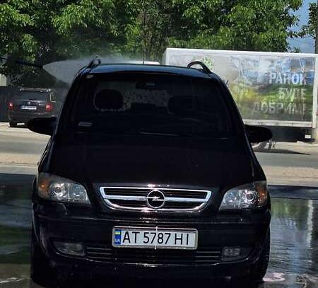 Opel Zafira                          2005г. в рассрочку