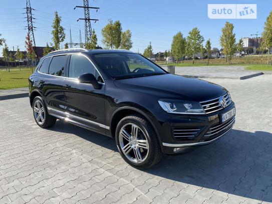 Volkswagen Touareg 2015г. в рассрочку