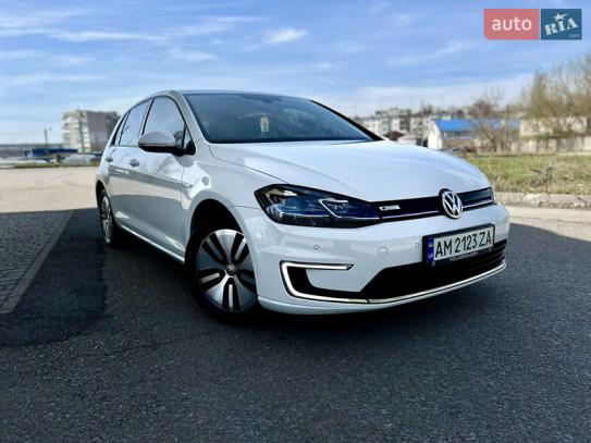 Volkswagen E-golf
                          2017г. в рассрочку