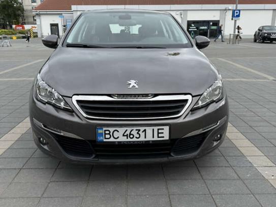 Peugeot 308                             2015г. в рассрочку