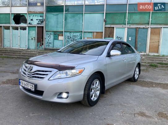 Toyota Camry                           2011г. в рассрочку