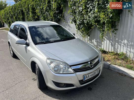 Opel Astra                           2008г. в рассрочку
