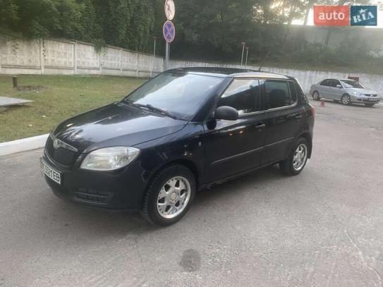 Skoda Fabia                           2008г. в рассрочку