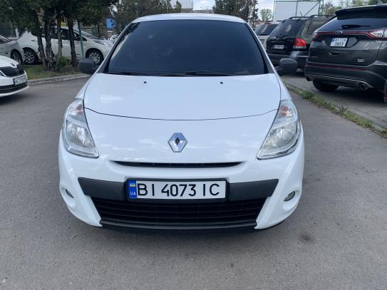 Renault Clio                            2012г. в рассрочку