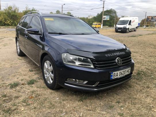 Volkswagen Passat 2011р. у розстрочку