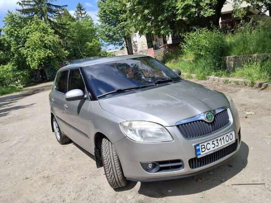 Skoda Fabia                           2007г. в рассрочку