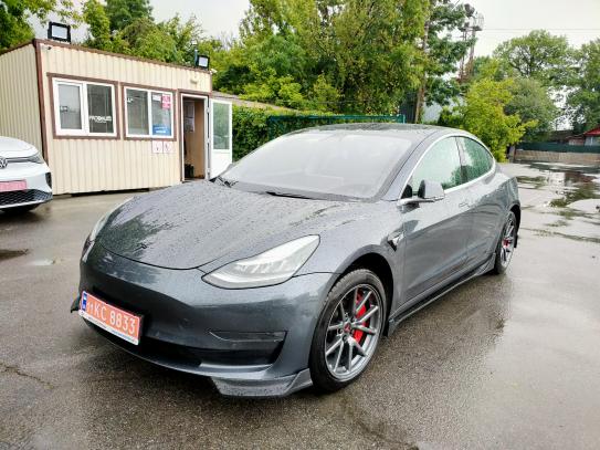 Tesla Model 3                         2019г. в рассрочку