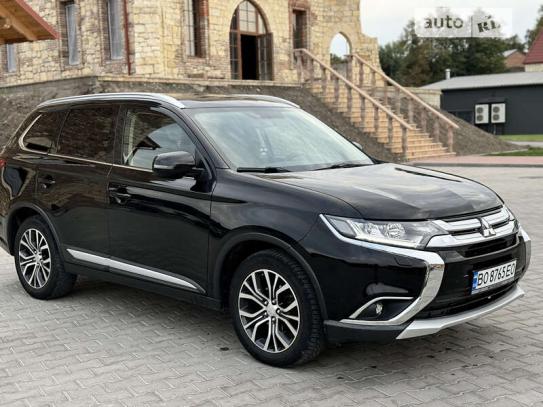 Mitsubishi Outlander 2017г. в рассрочку