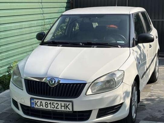 Skoda Fabia                           2010г. в рассрочку