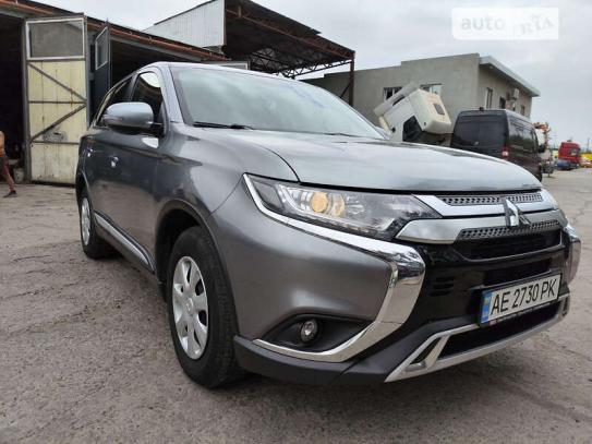 Mitsubishi Outlander 2021г. в рассрочку