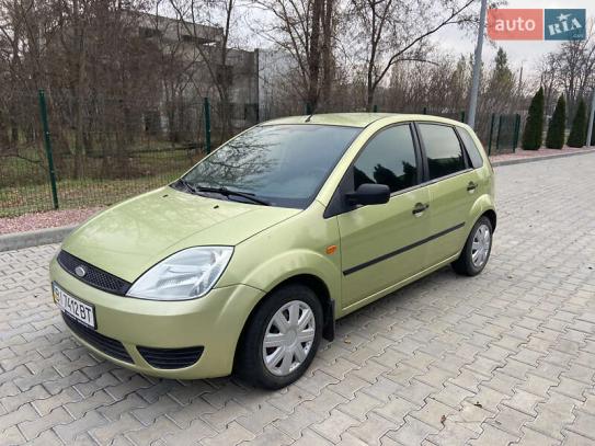 Ford Fiesta 1.4                      2005г. в рассрочку