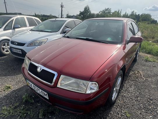 Skoda Octavia tour                    2007г. в рассрочку