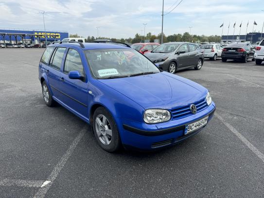 Volkswagen Golf 2003г. в рассрочку