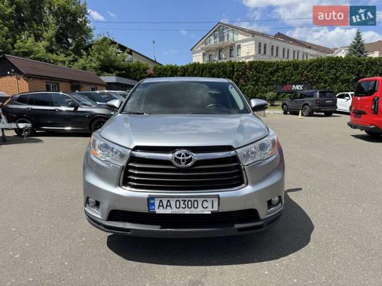 Toyota Highlander                      2014г. в рассрочку