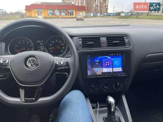 Volkswagen Jetta 2015р. у розстрочку