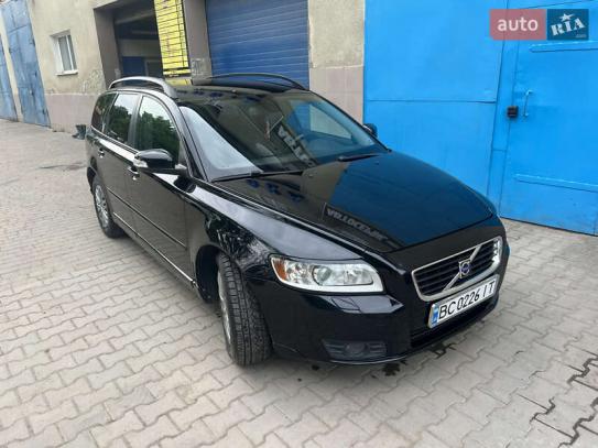 Volvo V50                             2008г. в рассрочку