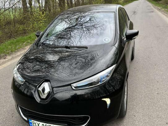 Renault Zoe                             2015г. в рассрочку