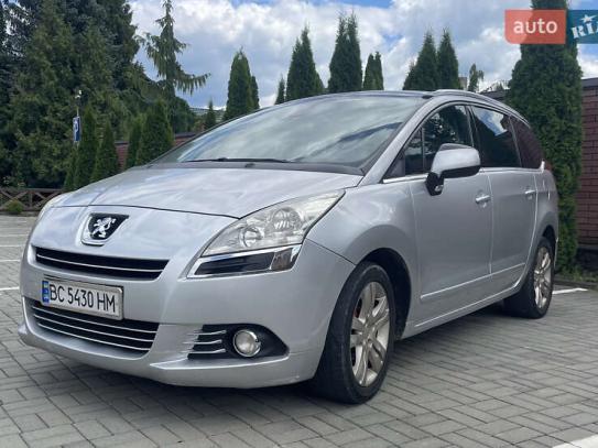 Peugeot 5008                            2011г. в рассрочку