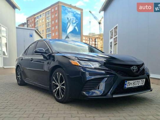 Toyota Camry                           2018г. в рассрочку