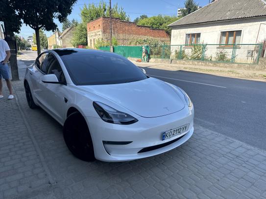 Tesla Model 3                         2021г. в рассрочку