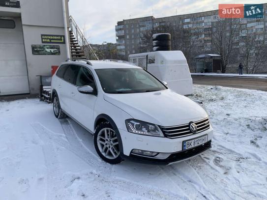 Volkswagen Passat 2012р. у розстрочку