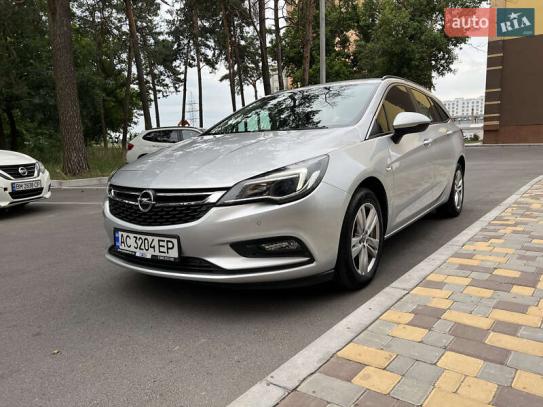 Opel Astra sports tourer 2017г. в рассрочку