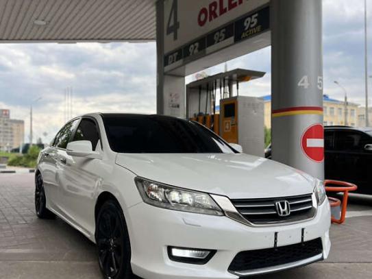 Honda Accord                          2013г. в рассрочку