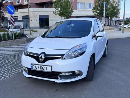 Renault Scenic                          2013г. в рассрочку