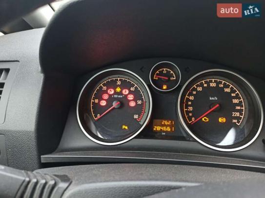 Opel Zafira 2010р. у розстрочку