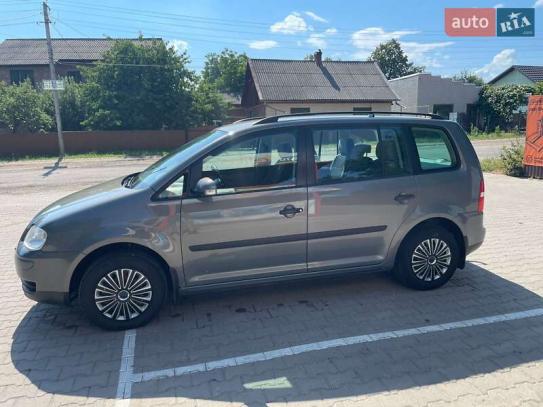 Volkswagen Touran
                          2003г. в рассрочку