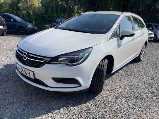 Opel Astra 2017р. у розстрочку